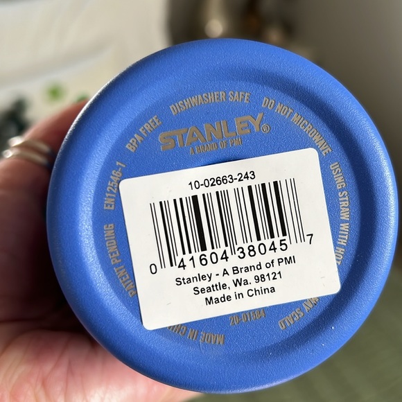 Stanley Quencher 30oz Limited Edition Iris NWT 🐳 - Picture 3 of 4